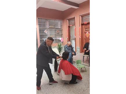 剪长头发视频（38）